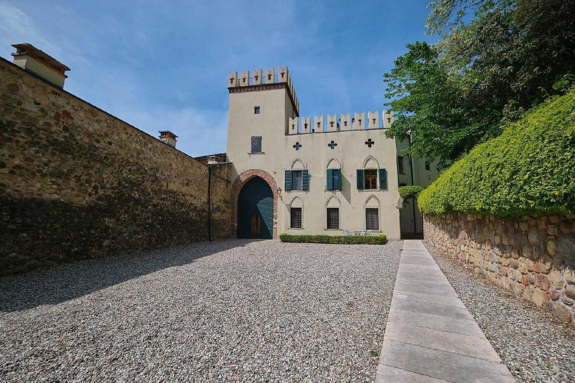 Apartamento Al Castello - Elegante Residenz Mit Schwimmbad Lazise Exterior foto